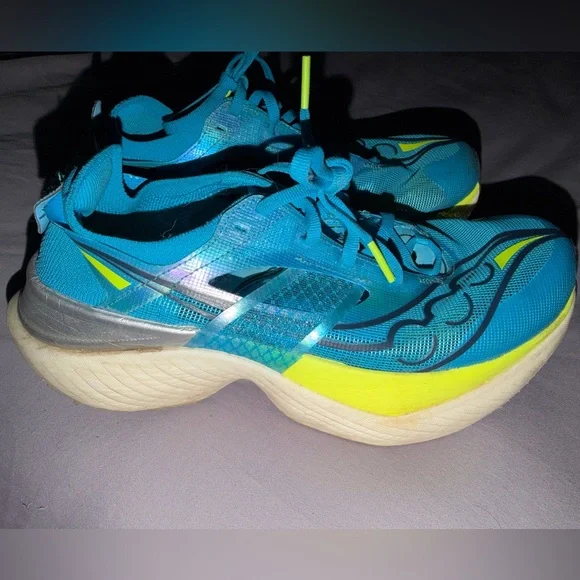 Women's Saucony Endorphin Elite Size 8 - Picture 2 of 3